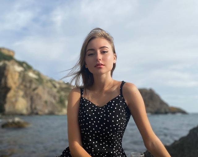 Людмила привлекательная девушка из Узловой цена от 3000 руб