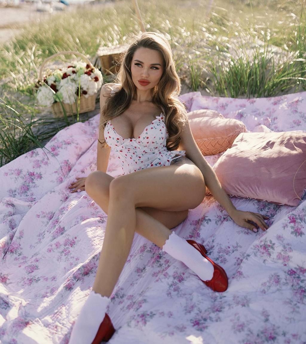 Лорочка привлекательная девушка из Узловой цена от 6000 руб