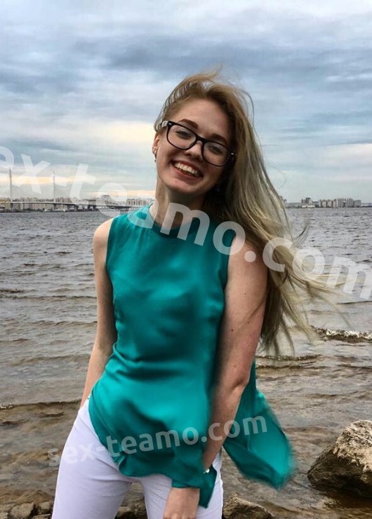 Света привлекательная девушка из Узловой цена от 3500 руб